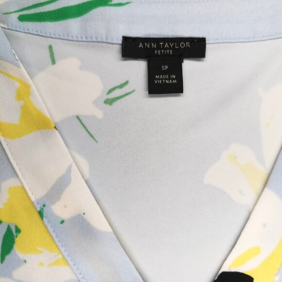 Ann Taylor Petite Small PS Floral Print Light Blue Yellow Top Blouse Floral - Picture 9 of 11